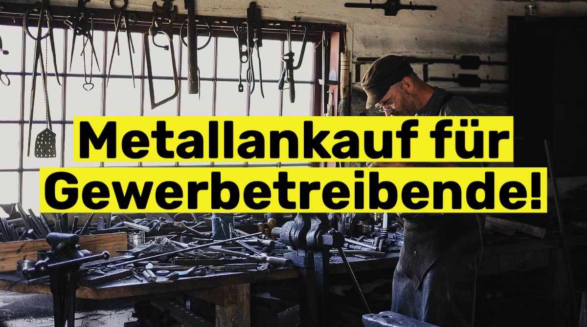 Metallgegenstände und Werkzeug in einer Schlosserei